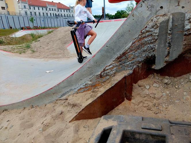 Drogowcy już raz reperowali pumptrack w Starym Fordonie. Teraz potrzebna jest solidna naprawa