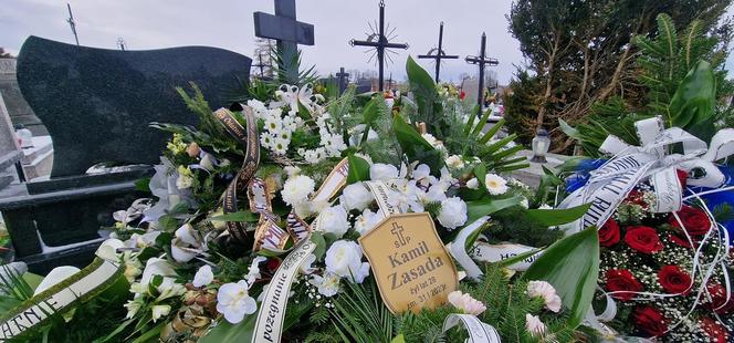 Pogrzeb sierżanta Kamila Zasady. Tragicznie zmarłego policjanta żegnały tłumy