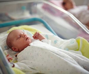 Matka usłyszała, że jej dziecko zmarło przy porodzie. Po 42 latach syn ją odnalazł