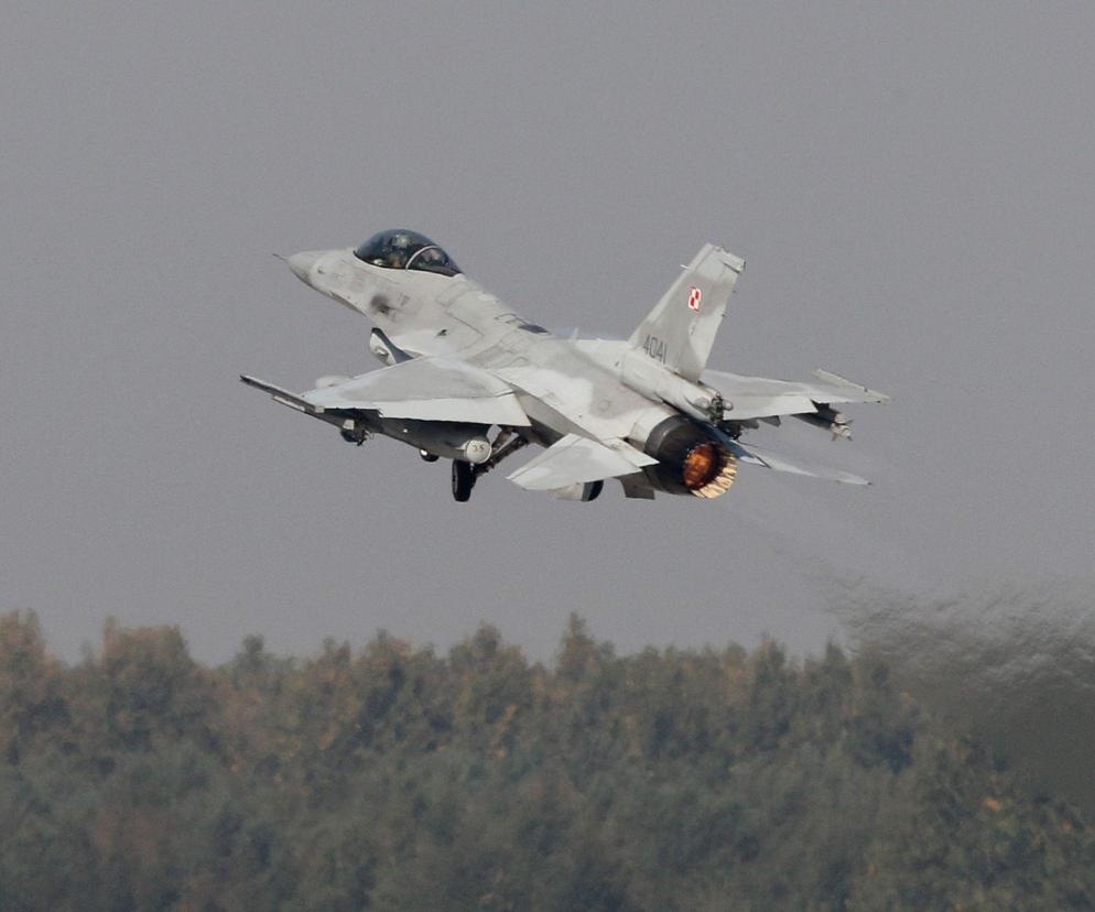 Mieszkańców Warszawy mógł przestrzaszyć głosny huk. Na niebie pojawiły się F-16