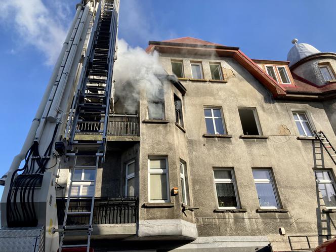 Małe dzieci zginęły w pożarze. Tragiczny pożar w Starogardzie Gdańskim [ZDJĘCIA]