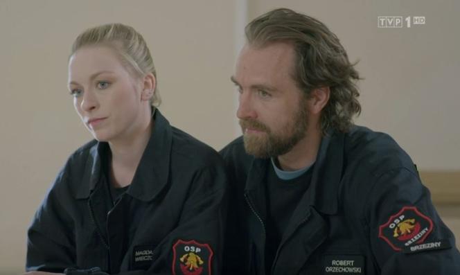 Remiza. Zawsze w akcji odcinek 8. Magda (Sylwia Drzycimska), Robert (Ziemowit Wasielewski)