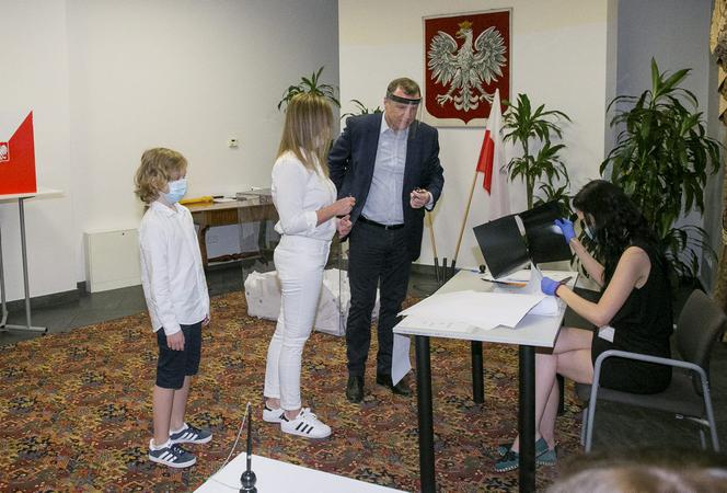 Wybory prezydenckie 2020. Jacek Kurski z rodziną