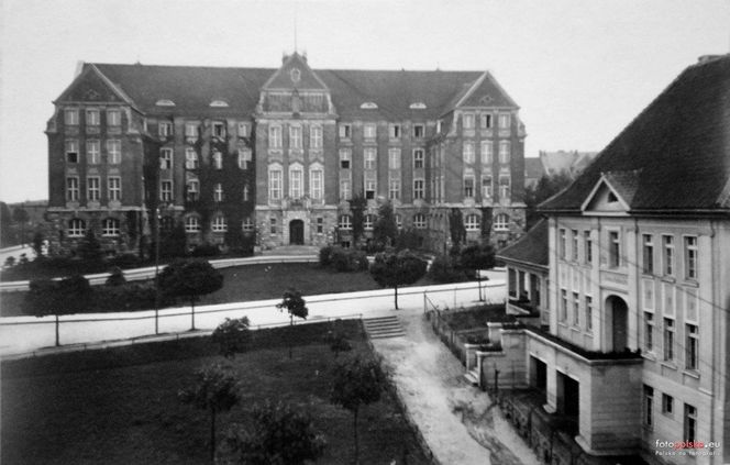 To jeden z najpiękniejszych budynków w Olsztynie. Dawniej pomieszczenia zajmowało m.in. Gestapo