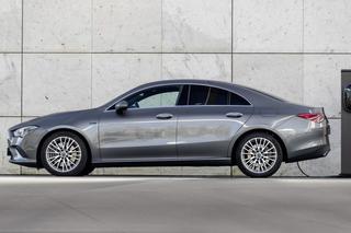 Nowe kompaktowe hybrydy plug-in w rodzinie Mercedes-Benz