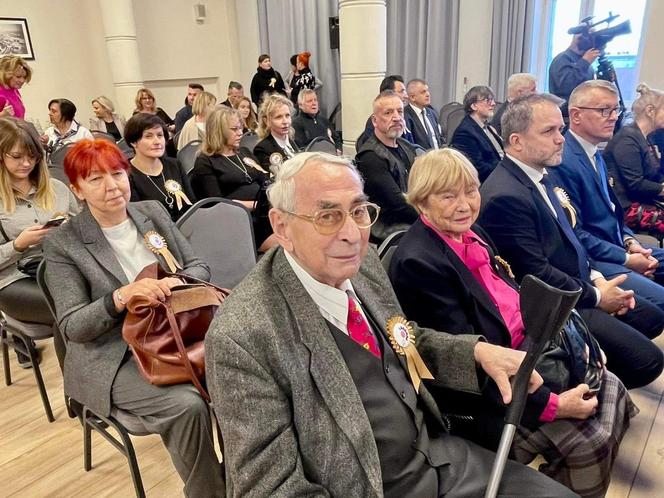 Jubileuszowa sesja i  ceremonia wręczenia statuetek „Honorowy Przyjaciel Starachowic”