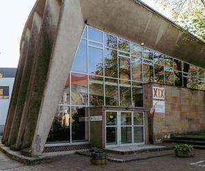 Aula Kopernikańska PUM w Szczecinie - zdjęcia. Zobacz świetnie zachowane wnętrza z PRL-u