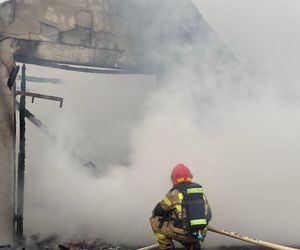 Pożar garażu przy ul. Gruszowskiej w Dąbrowie Tarnowskiej