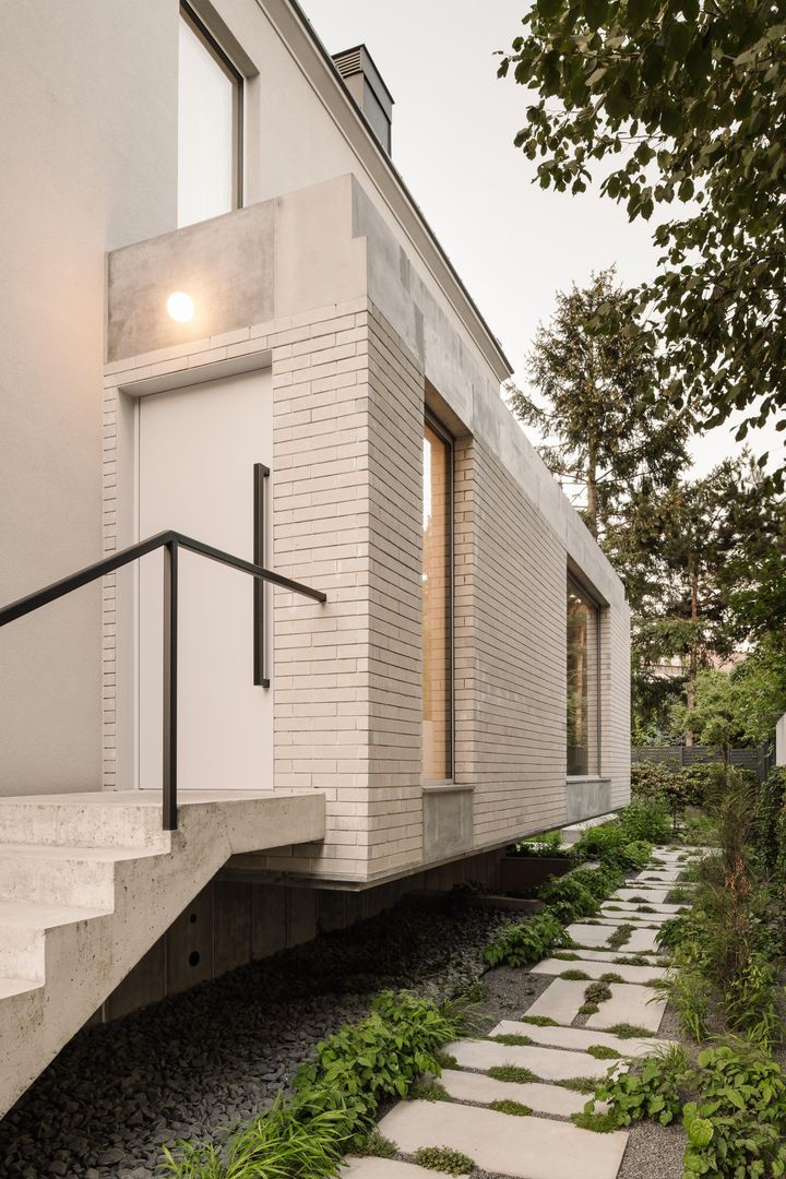 Przebudowa bliźniaka z PRL-u w Warszawie