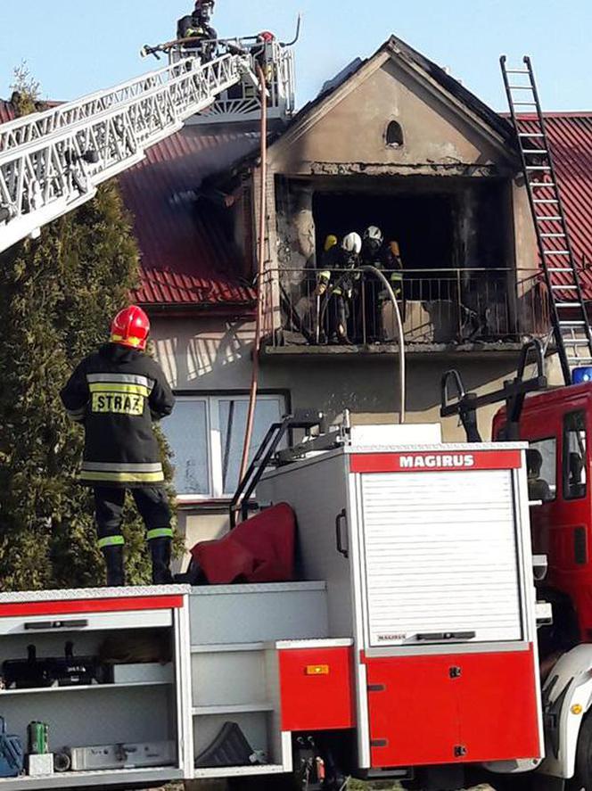 ZWŁOKI znalezione na poddaszu! TRAGICZNY pożar w Łęgu Tarnowskim!