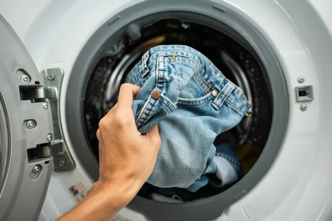 Większość osób nie wie, że w zwykłej pralce też można wysuszyć ubranie. To bajecznie proste