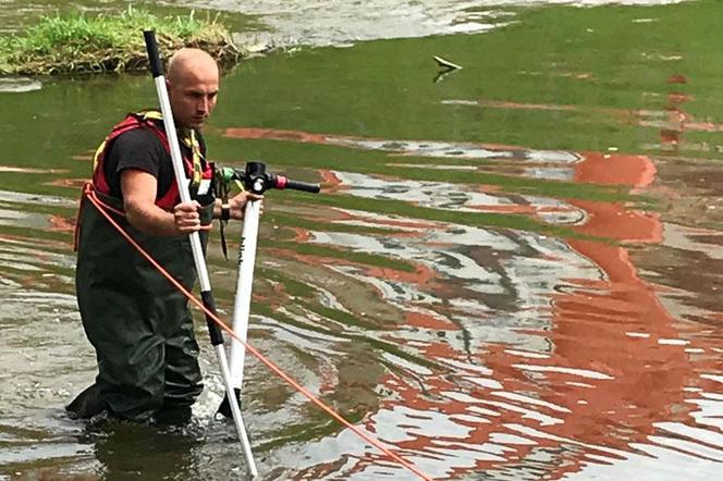 Miejską hulajnogę odnaleziono w rzece