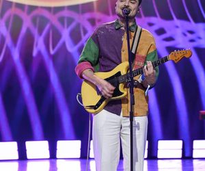 Był kelnerem w Sopocie, teraz zachwycił na Polsat Hit Festiwal 2025 w tym samym mieście. Wiktor Dyduła święci triumfy