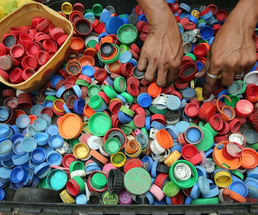 To koniec popularnych zbiórek? UE wprowadza przepisy dotyczące plastikowych zakrętek
