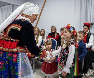 Marta Nawrocka spotkała się z młodymi gospodyniami