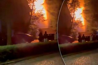 Pożar poddasza bloku w Ciechanowie! Ogień objął cały dach