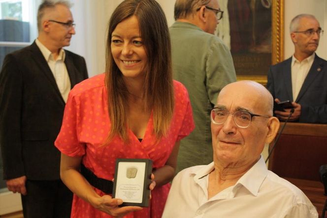 Prof. Jerzy Madej i dr Milena Ratajczak, wicedyrektor OA UW