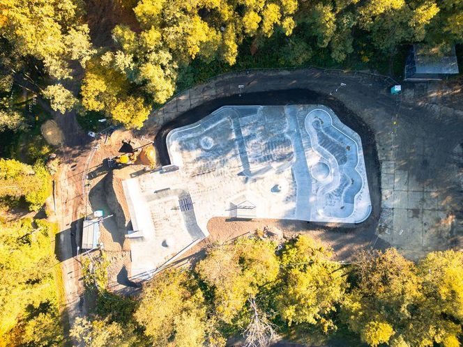 Skatepark w parku Wiśniowiec w Rybniku na finiszu