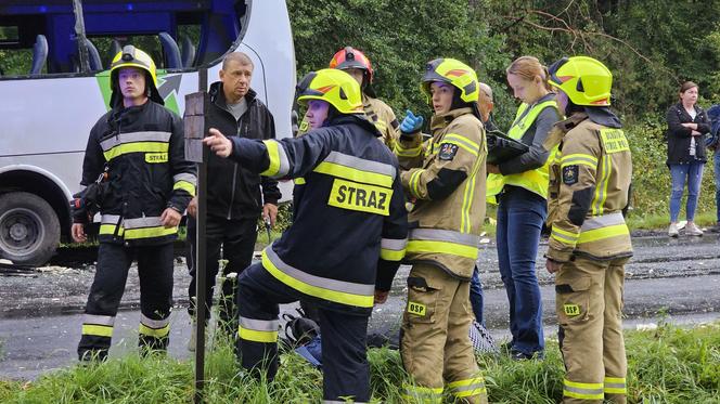 Wypadek w pobliżu Konotopu  - autobus z tirem 