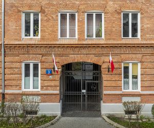 To najstarsze osiedle w Warszawie. Aby żyć jak w bajce panowały tu dziwne zasady