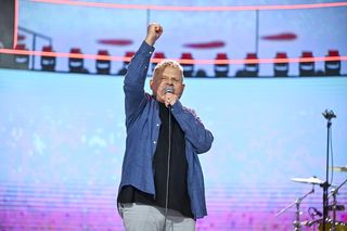 Kazik Staszewski przemówił do publiczności na koncercie Kultu na Teneryfie! Zespół gra bez swojego lidera!