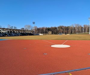 Stadion w Starachowicach gotowy. Kiedy na murawę wybiegną piłkarze?