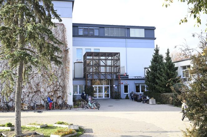 Porywacze dzieci grasują w Warszawie?! „Próbowali nakłonić 9-latka, żeby wsiadł do auta”. Rodzice przerażeni