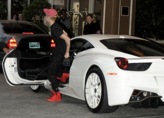 Justin Bieber jeździ Ferrari 458 Italia