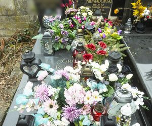 Sprawdziliśmy, gdzie spoczywają najwięksi zbrodniarze. Groby morderców i prawdziwych gangsterów na Mazowszu