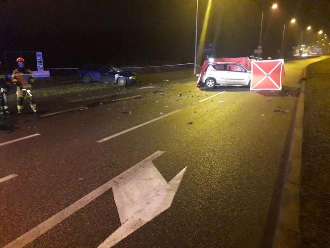 ŚMIERTELNY WYPADEK w Tarnowie. Na al. Jana Pawła II zginęła kobieta. Policja prosi o pomoc