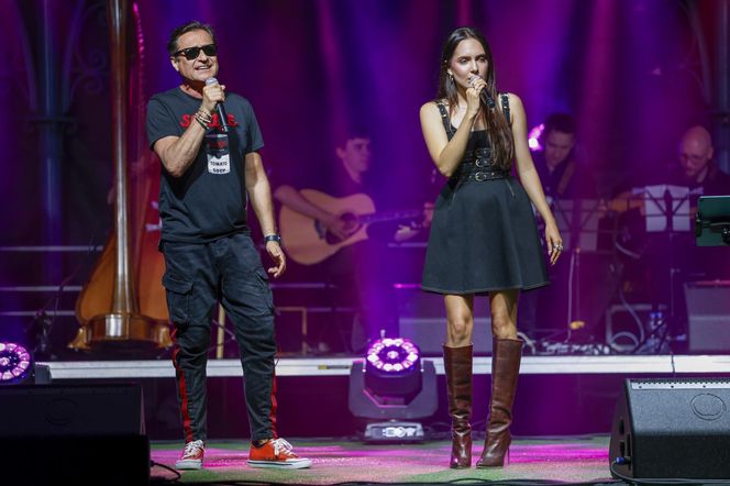 Zalia podbija scenę i serca fanów. Dlaczego mówi o niej cała Polska?