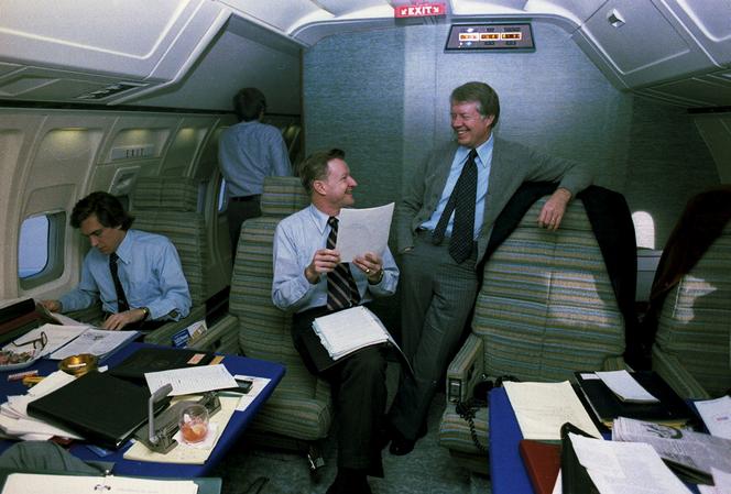 Jimmy Carter i Zbigniew Brzezinski na pokładzie Air Force One. 29.12.1977r.