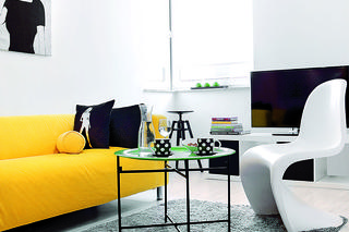 Niewielkie mieszkanie w czerni i bieli