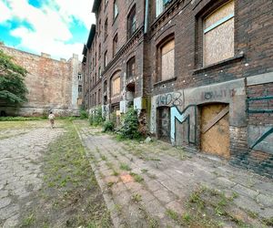 Zabytkowe famuły Izraela Poznańskiego w Łodzi 