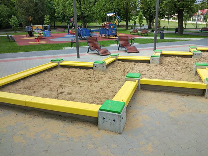 Plac zabaw w Parku Strzeleckim w Tarnowie