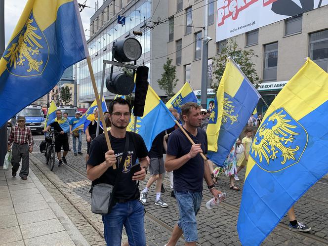 Marsz Autonomii Śląska przeszedł ulicami Katowic. "Hajmatu nie oddomy"