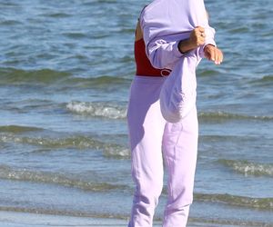 Anna Popek pracuje w zimnym morzu