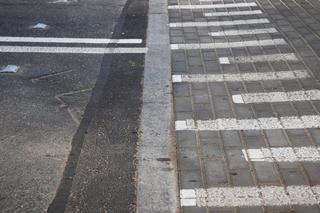 Próg sinusoidalny zamontowany na Bielanach w ramach testu 