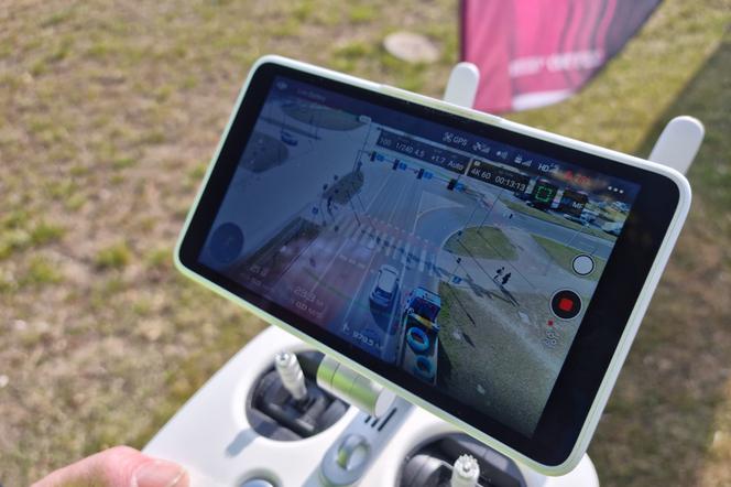Dron nad ulicami Leszna. Kolejne kontrole kierowców 