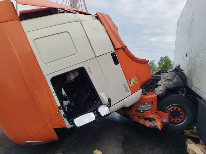 Gdańsk. Wypadek na moście wantowym nad Martwą Wisłą. Nie dało się utworzyć korytarza życia 
