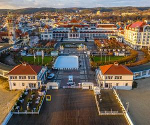 Sopot - Plac Zdrojowy przed wejściem na molo