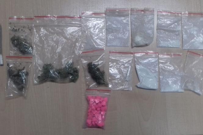 Narkotykowy arsenał w bmw. Policjanci z Bełchatowa mieli nosa!