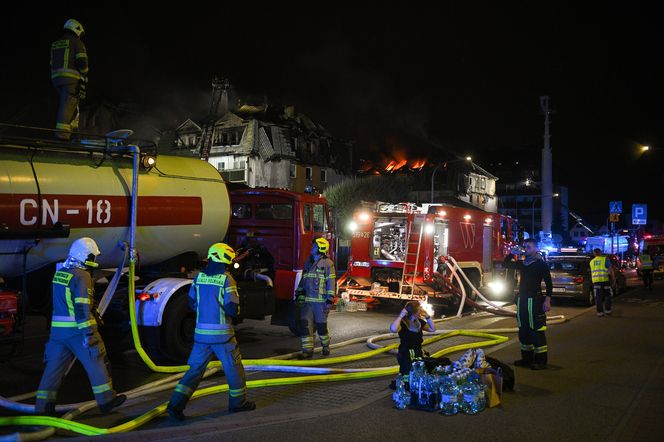 Pożar bloku w Ząbkach. Przerażające zdjęcia z miejsca tragedii