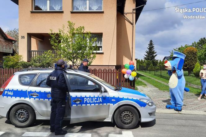 NIESAMOWITY GEST policjantów ze Śląska! Wyprawili urodzinowy bal dla małego Wiktora [ZDJĘCIA]
