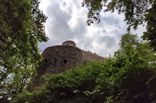 Oto najwyżej położony zamek w Polsce. Kryje wiele mrocznych tajemnic 
