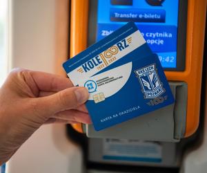Jubileuszowe karty PEKA z herbami poznańskich klubów