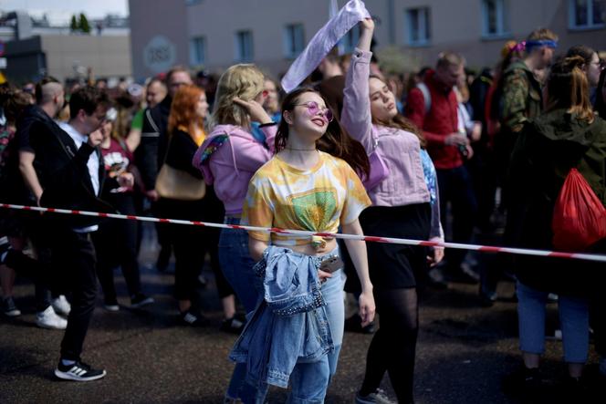 Kortowiada 2022. Parada studentów przeszła ulicami Olsztyna. Tradycyjnie w deszczu! [ZDJĘCIA]