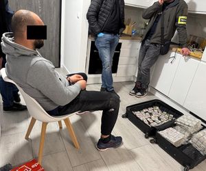 Duża akcja pod Warszawą. Białorusin wpadł z furą narkotyków i kradzionym Mercedesem!