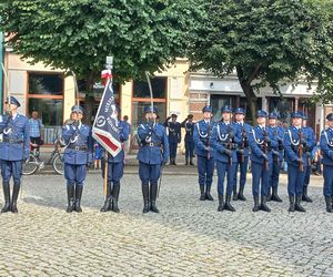 Trwają obchody Święta Policji w Lesznie. Świętują policjanci i policjantki