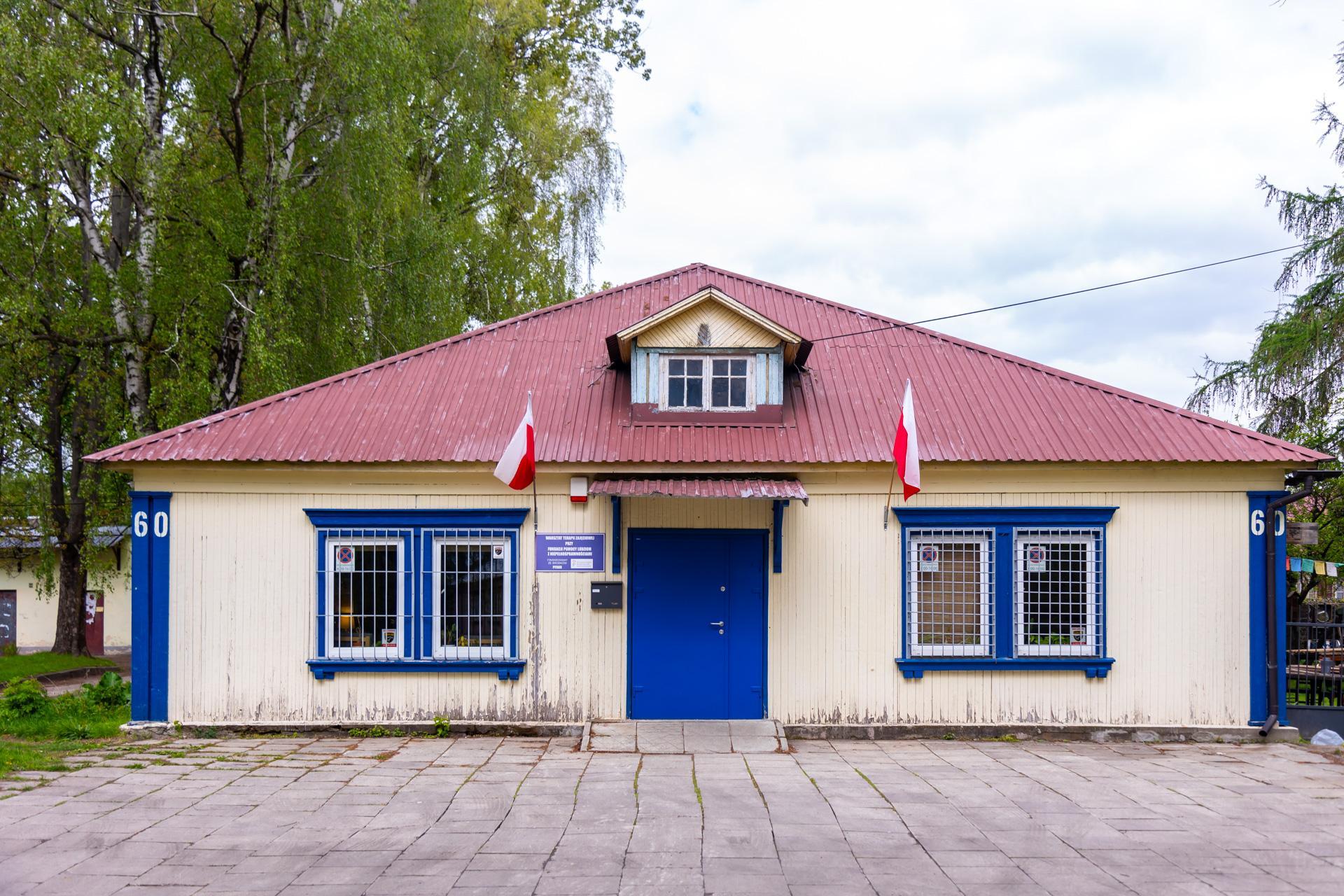 Osiedle "Przyjaźń" w Warszawie - zobacz zdjęcia drewnianej enklawy wśród zieleni